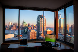 Office-tel: khi con lai được ưu ái hơn con ruột